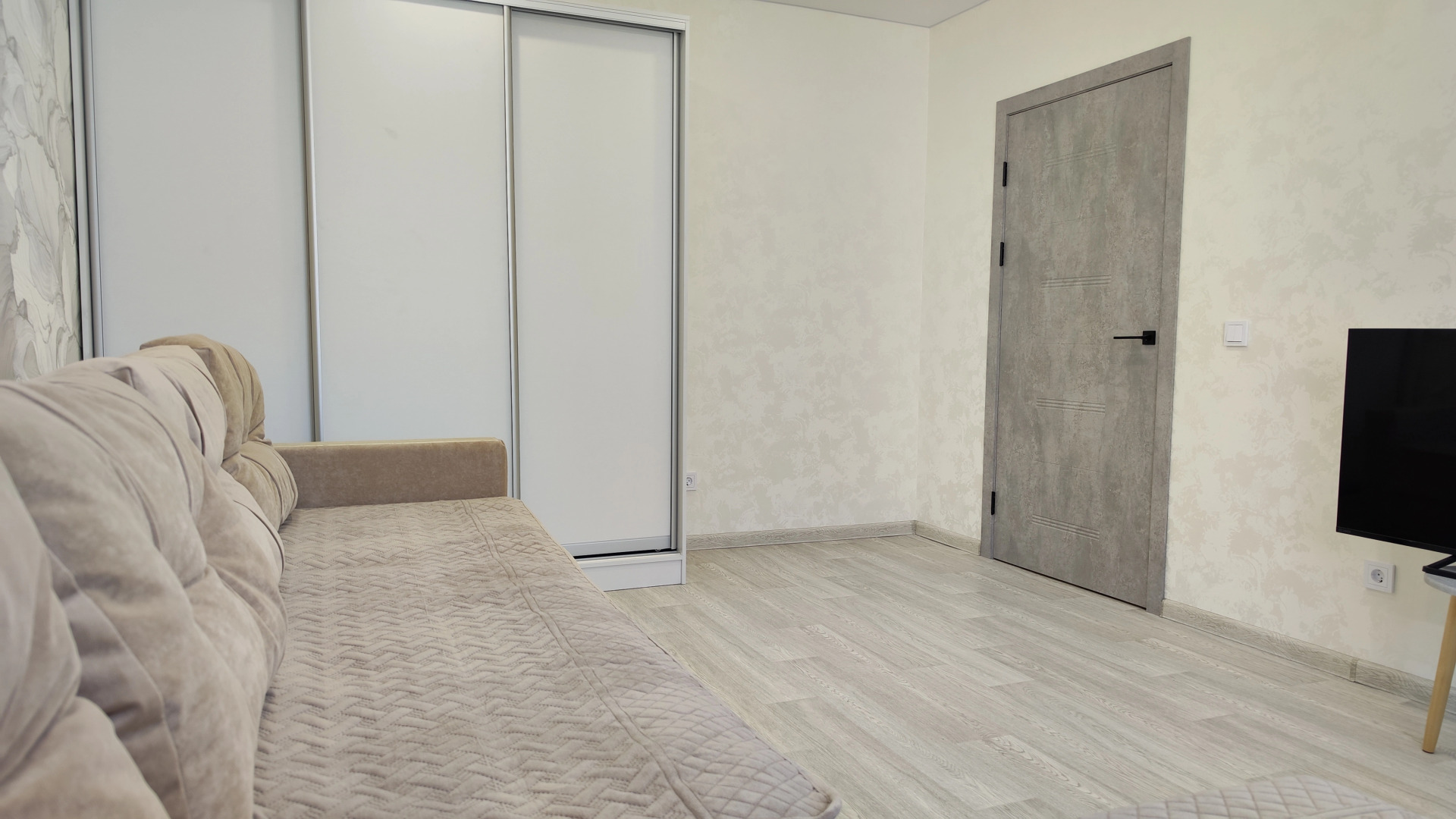 Апартаменты Panda Home возле ТЦ Остров