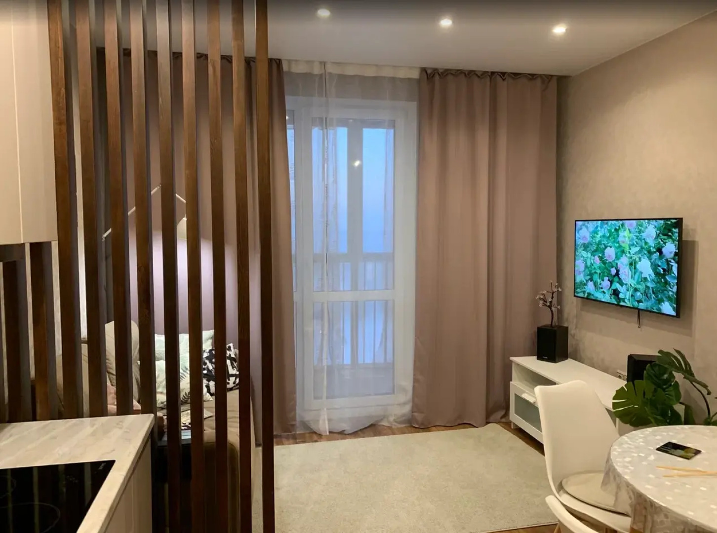 Апартаменты LifeHome на Иванова 1