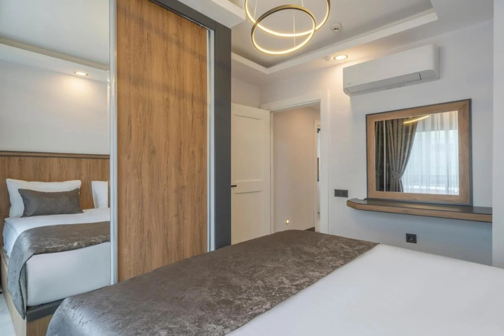 Отель Quality Gold Suite