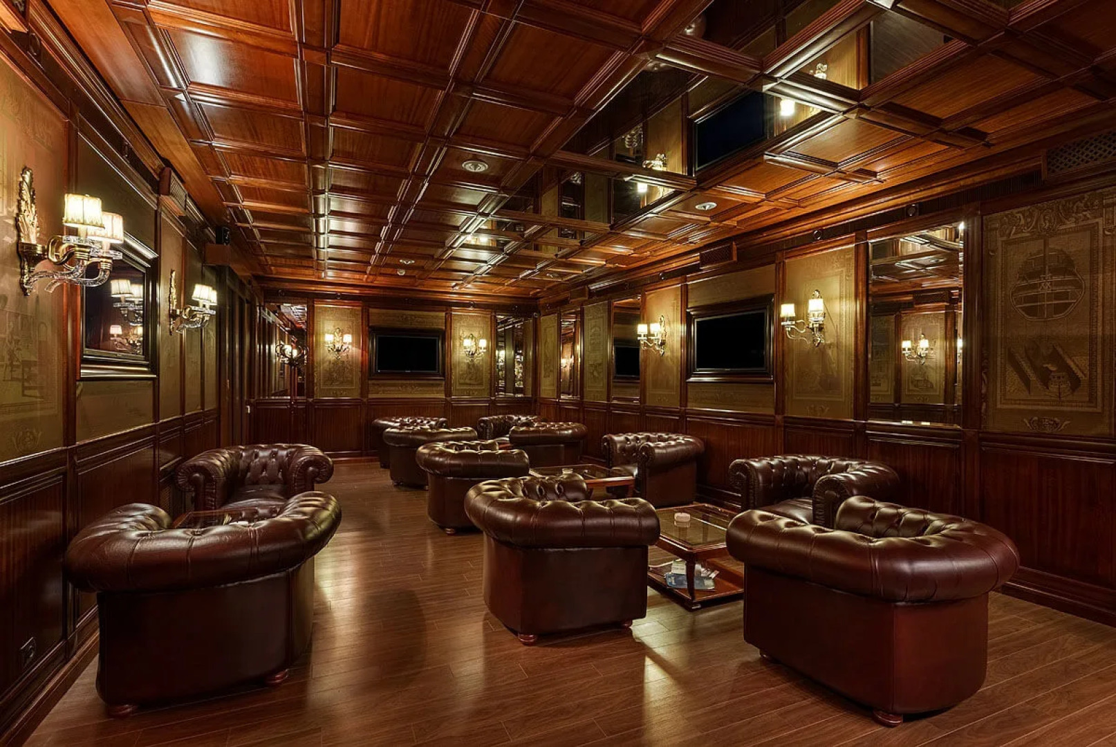 Отель Амбассадори