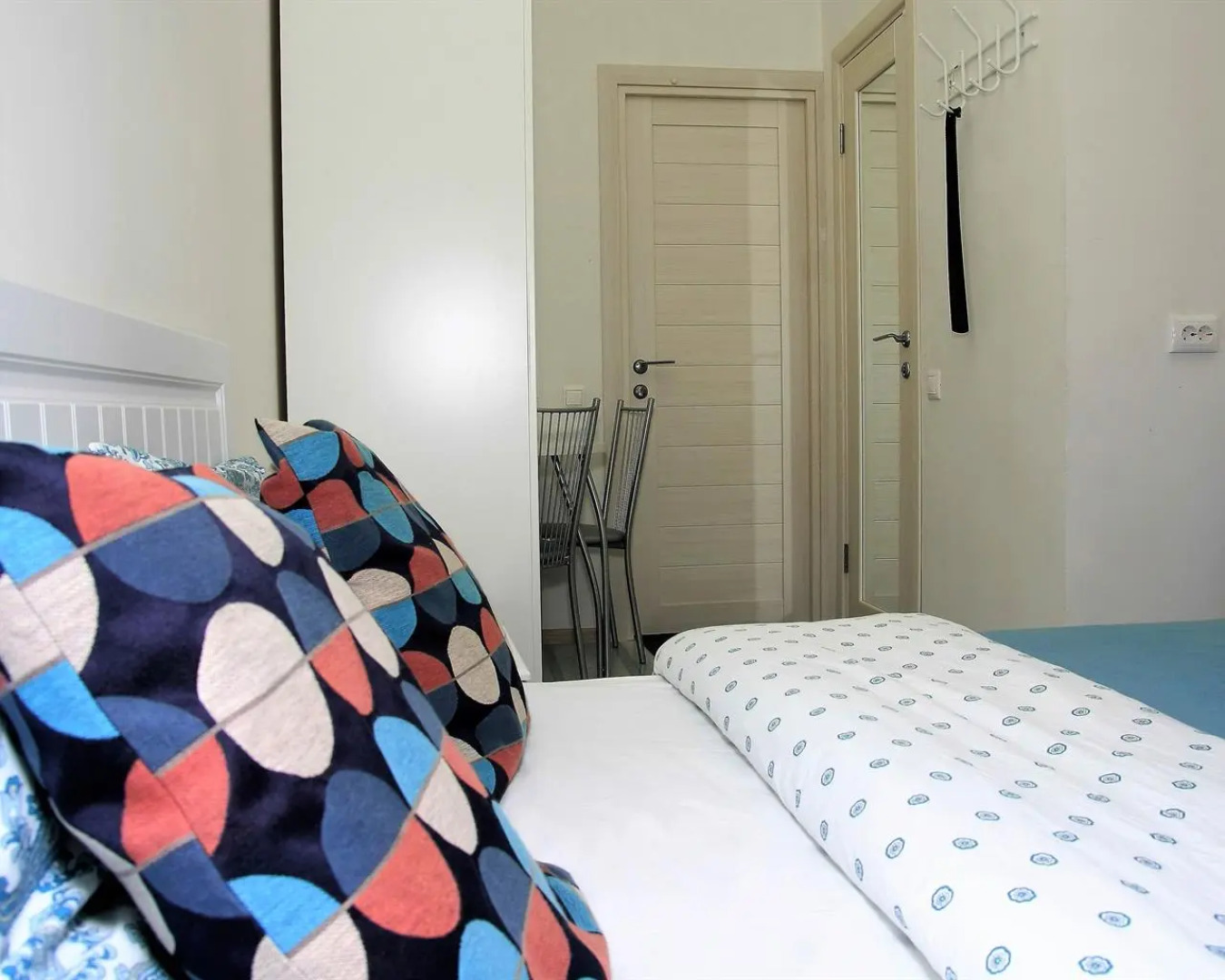 Отель Весна