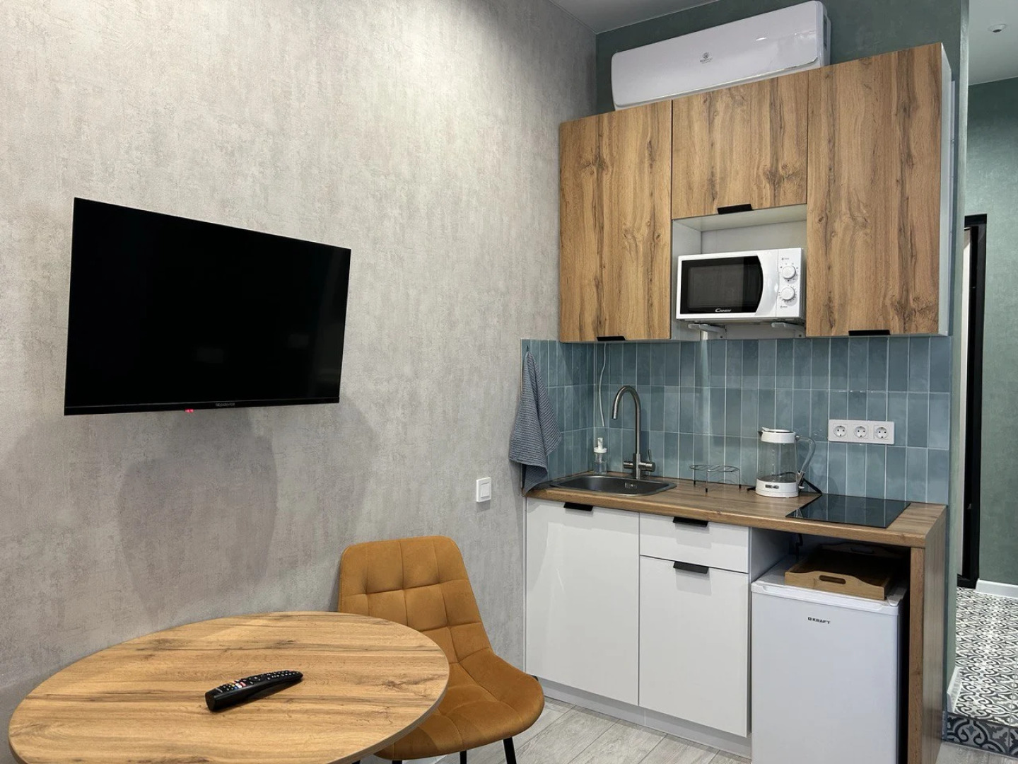 Апартаменты Moon Tower  стильная студия в центре