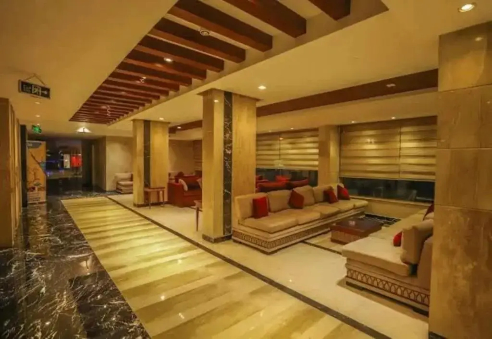 Отель Aura Inn Tiba Pyramids