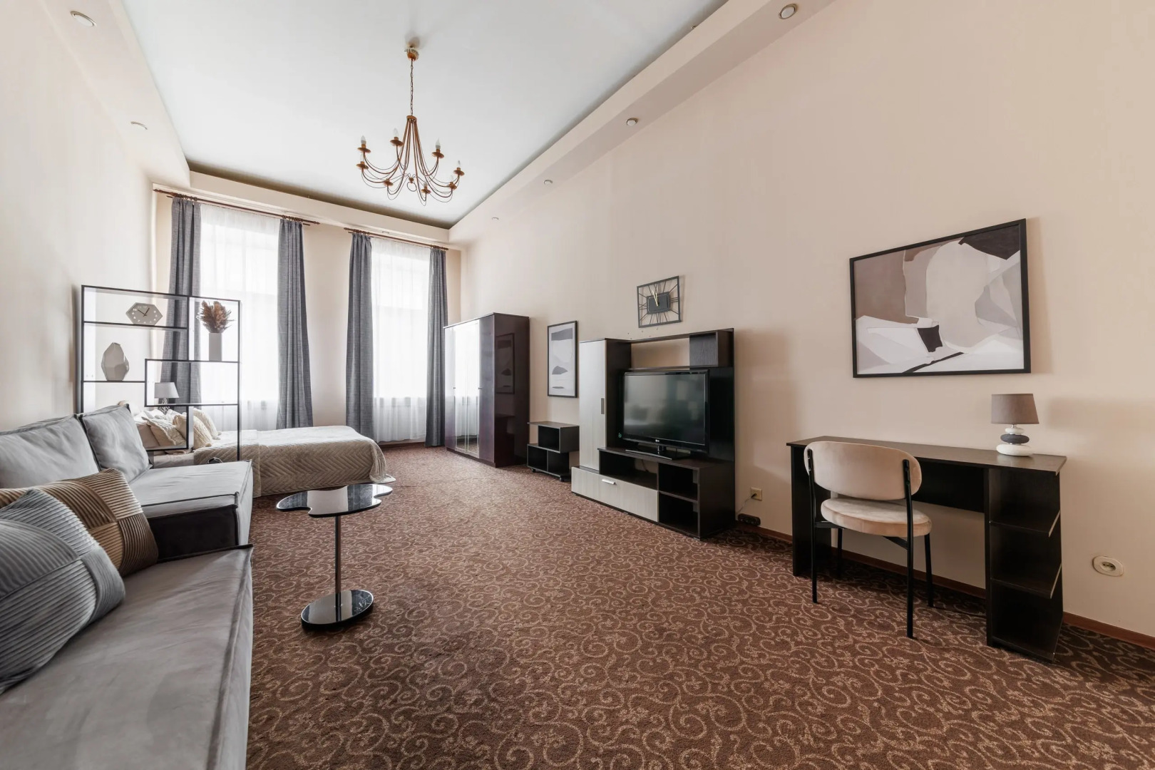 Апартаменты 4 спальни на Владимирском