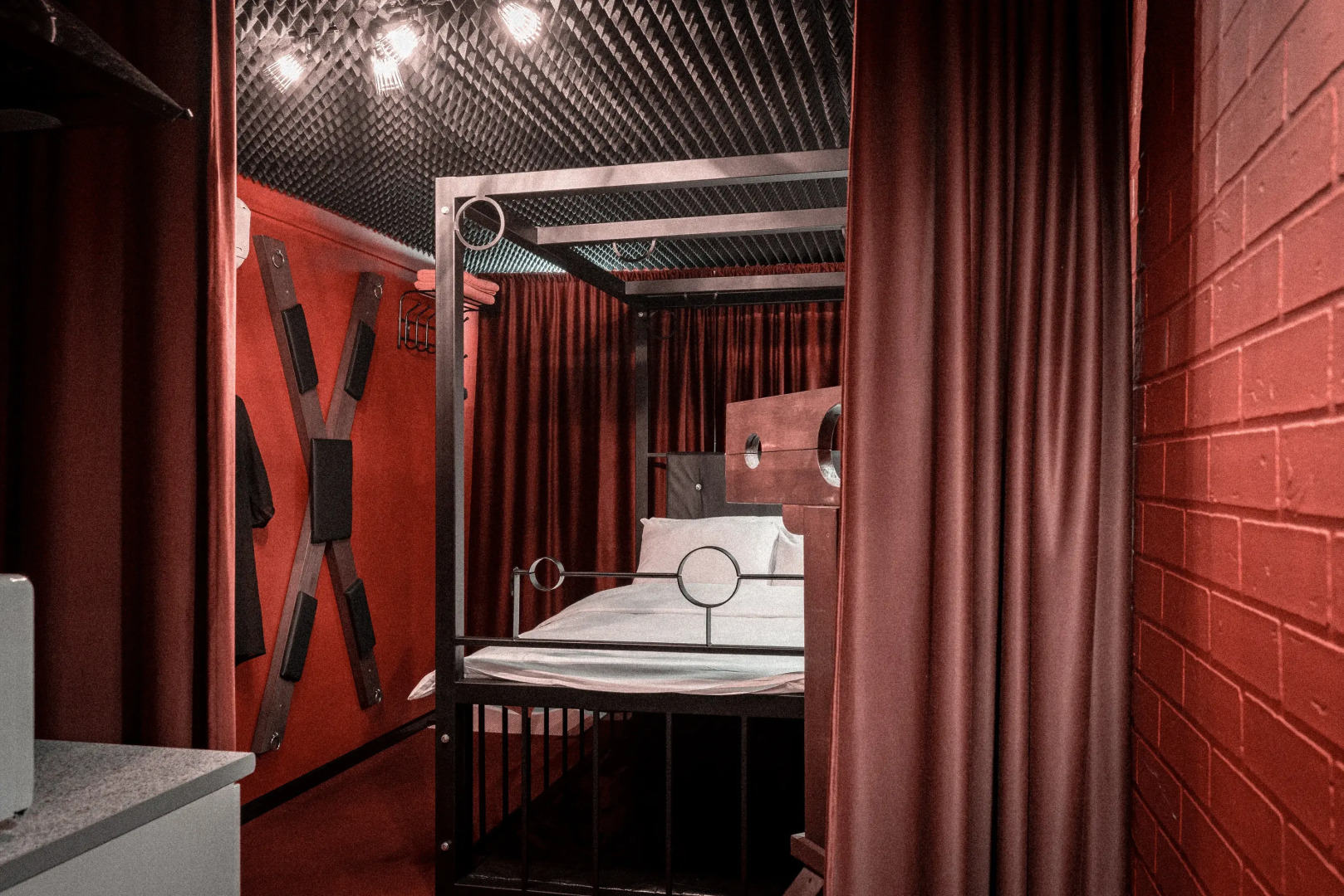 Квартира 18+ Красная Комната для Романтических Свиданий