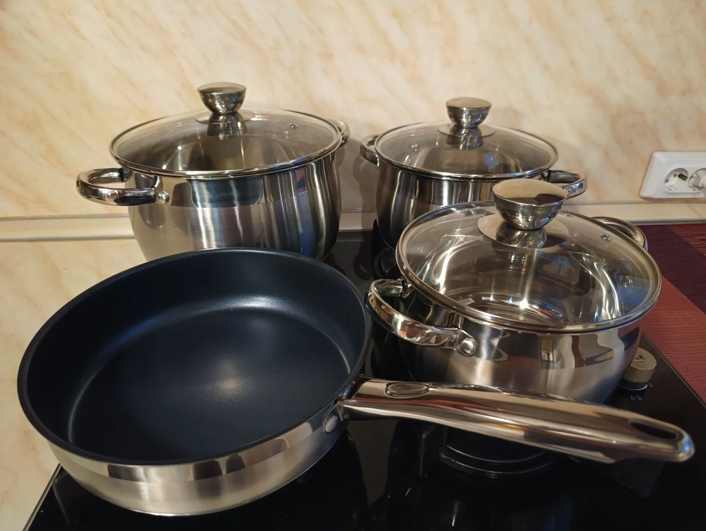 Квартира на 6 гостей в центре города на Поющих фонтанах