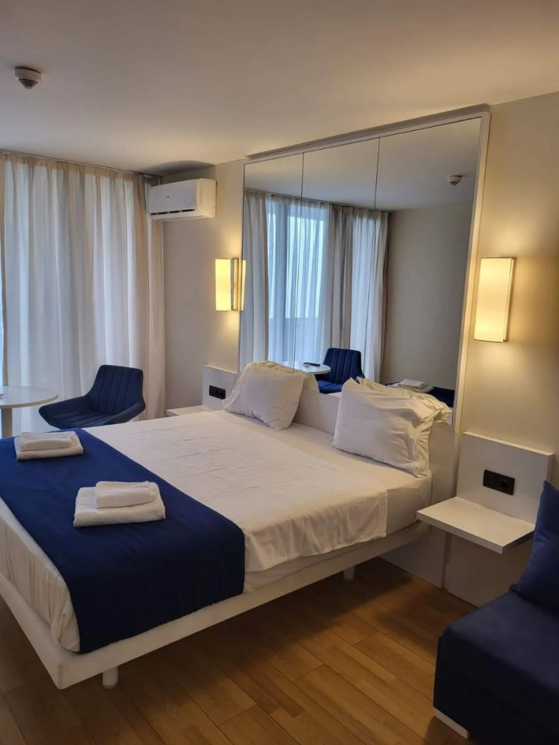 Апарт-отель Orbi City аппартаменты с прекрасным видом на море и город