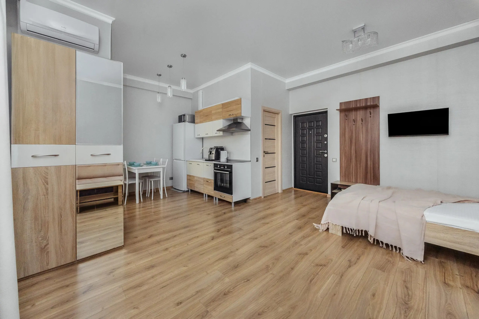 Апартаменты семейные у пляжа с подогреваемым бассейном