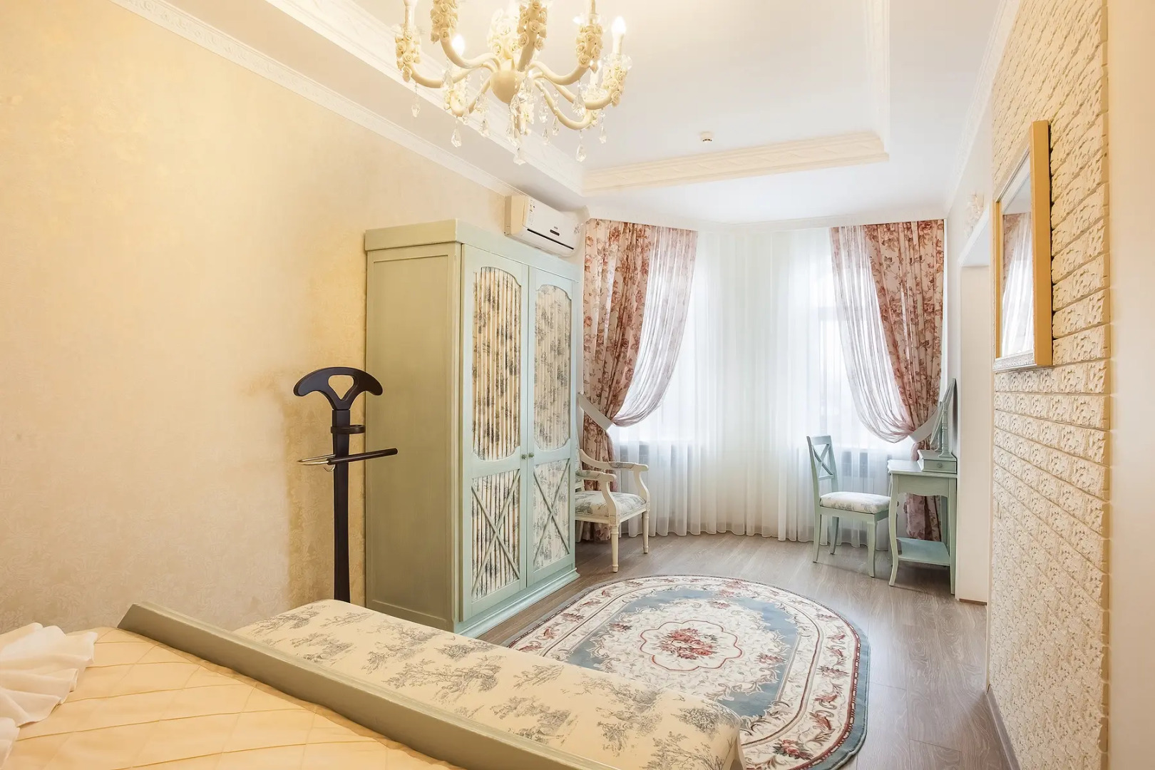 Отель Кристэлла