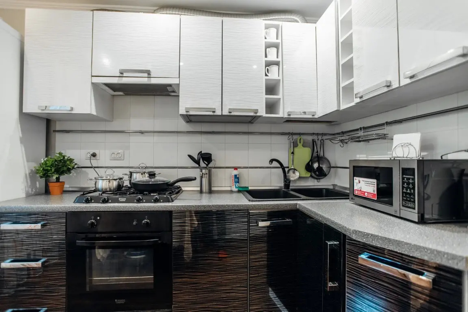 Апартаменты Трехкомнатные на Энгельса