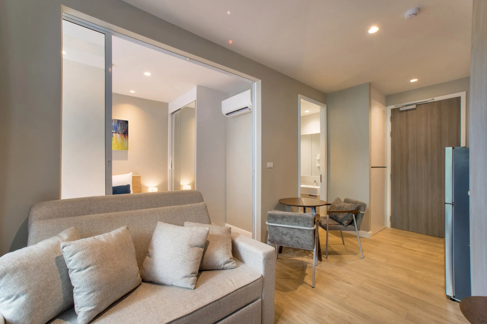 Апартаменты 1-комнатные c выходом к бассейну 10 минут до пляжа Банг Тао DMD-5104