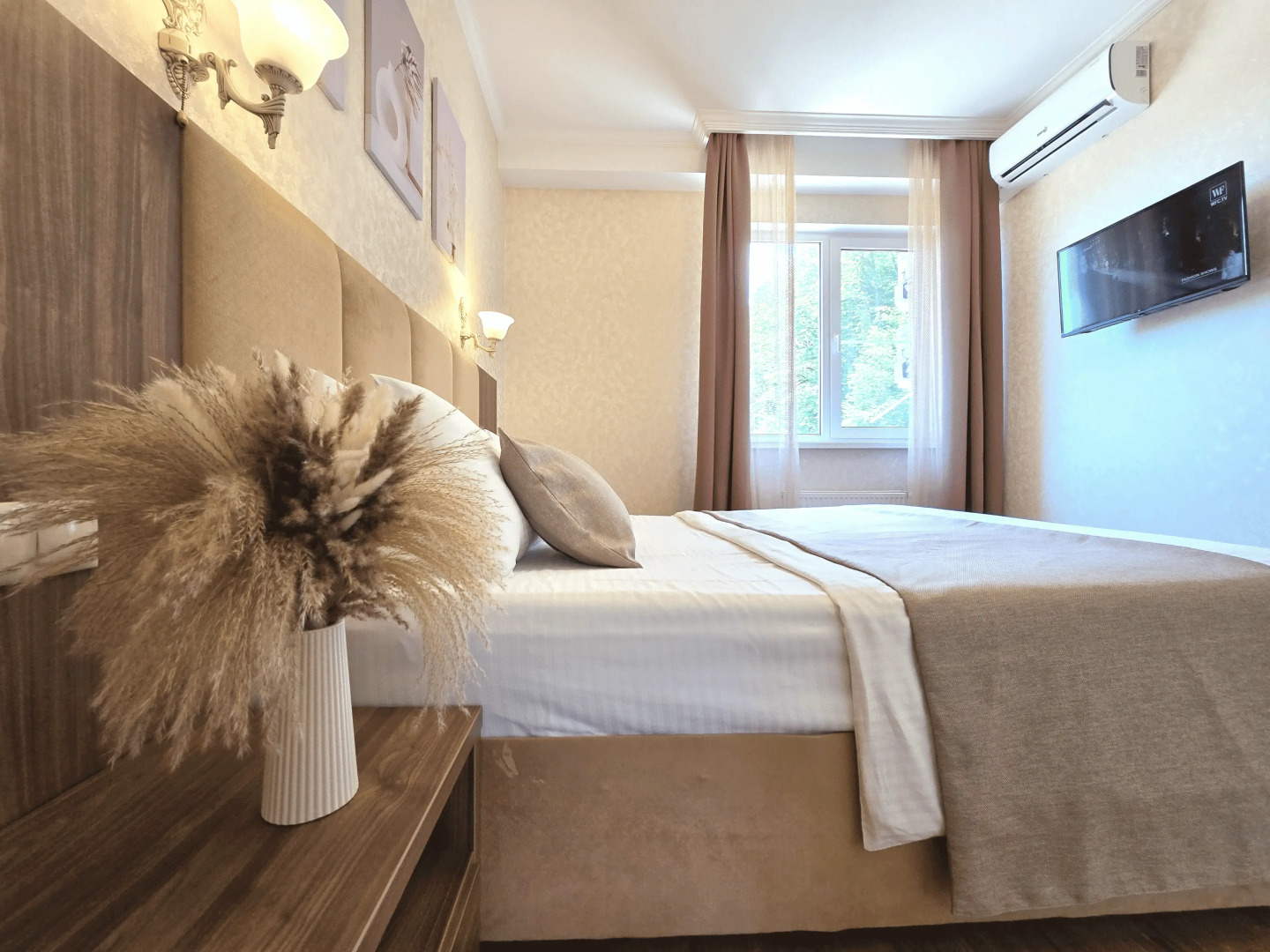 Квартира теплая с отдельной спальней полноценной кухней и видом на горы