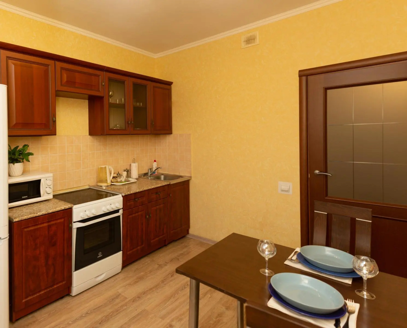 Апартаменты однокомнатные (17) Серебровская 91