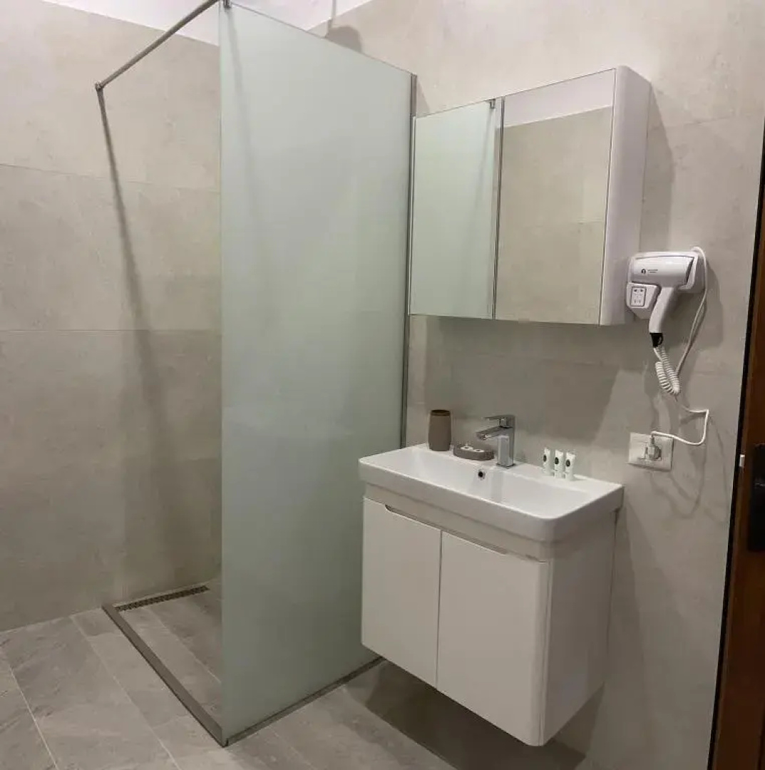 Отель Kroi
