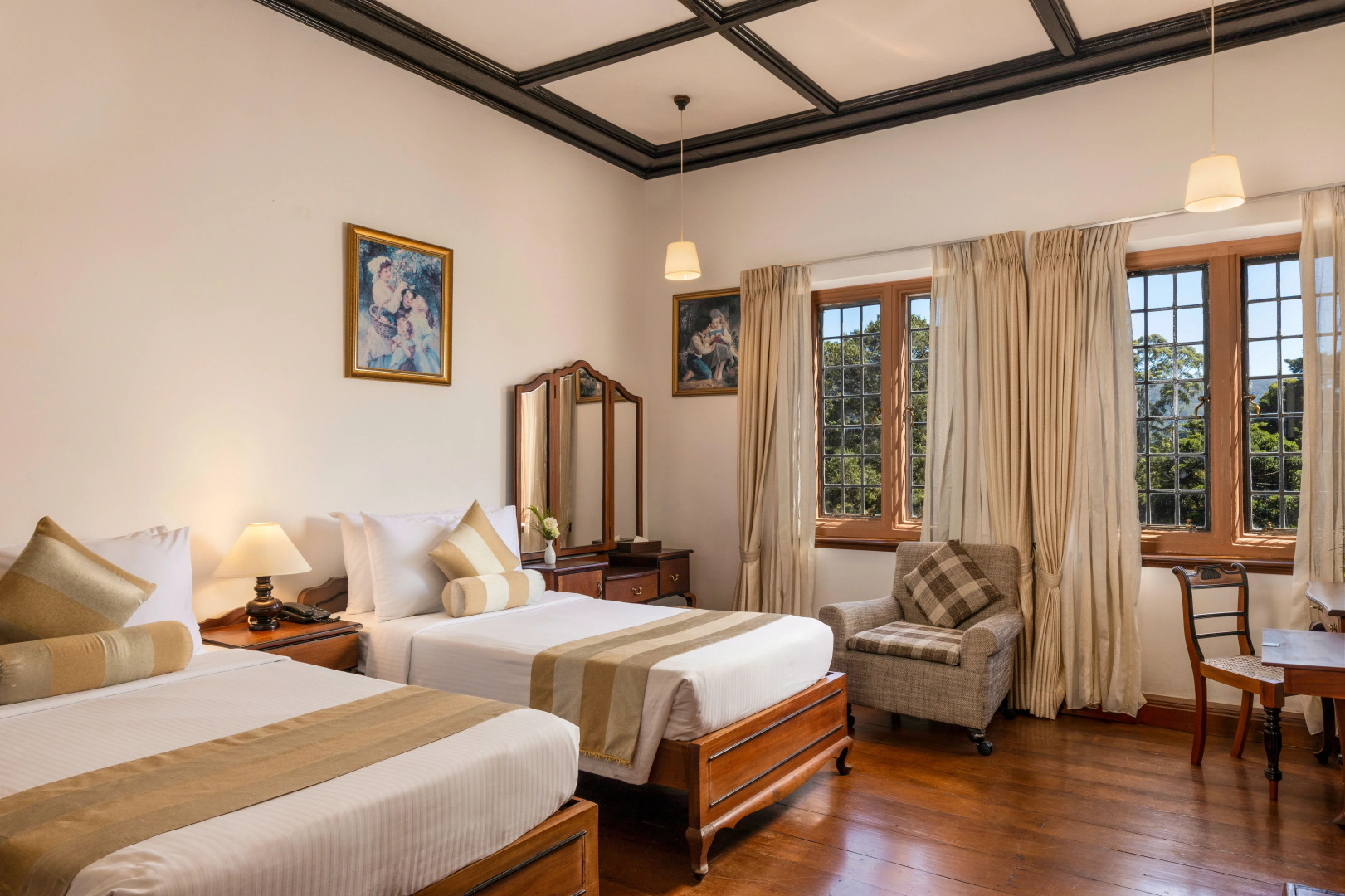 Отель The Hill Club