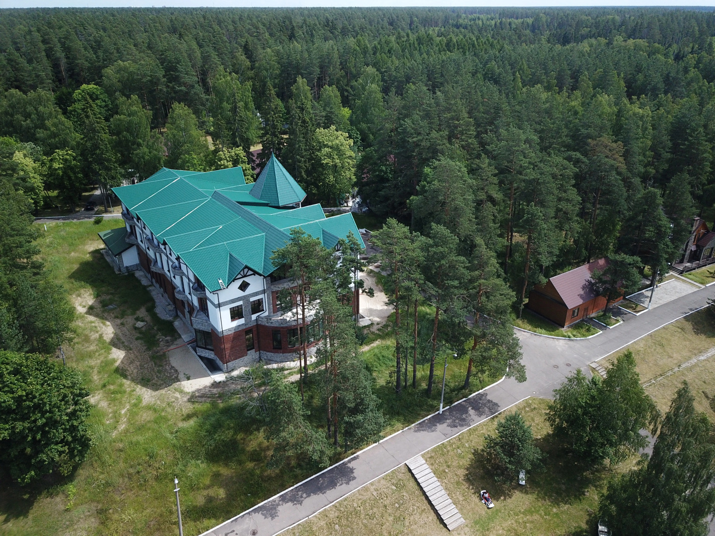 Загородный комплекс ЛЕСНЫЕ ПРУДЫ