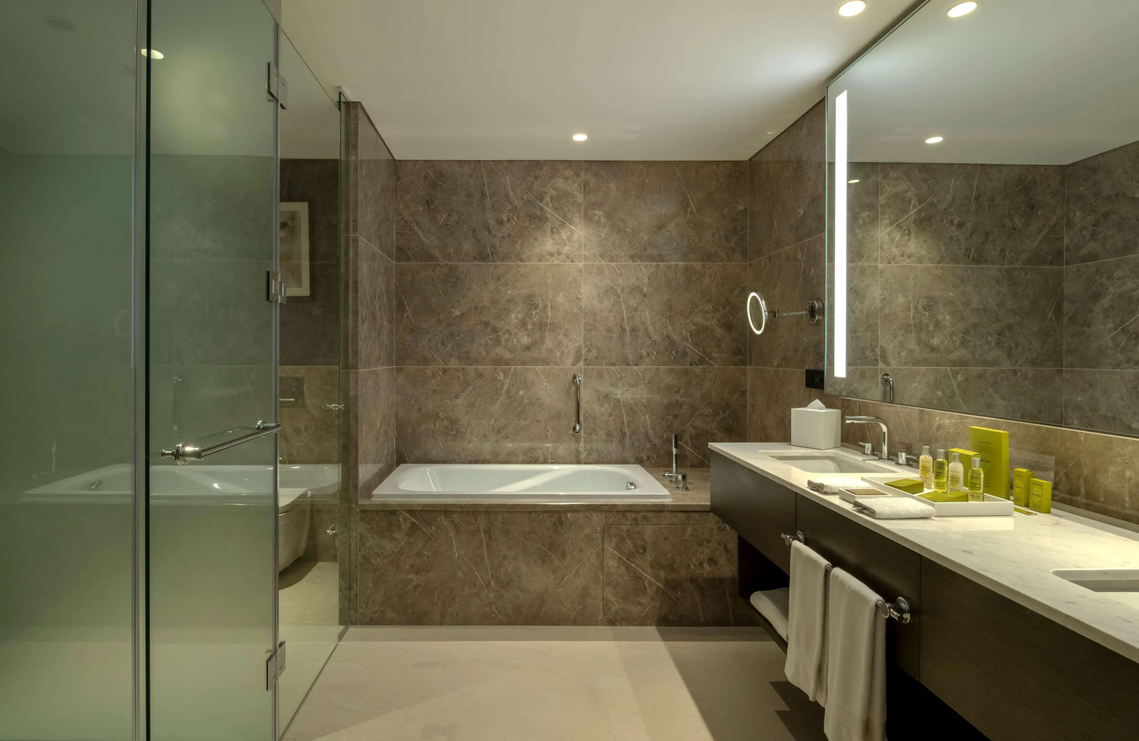 Отель Centro Westside by Rotana