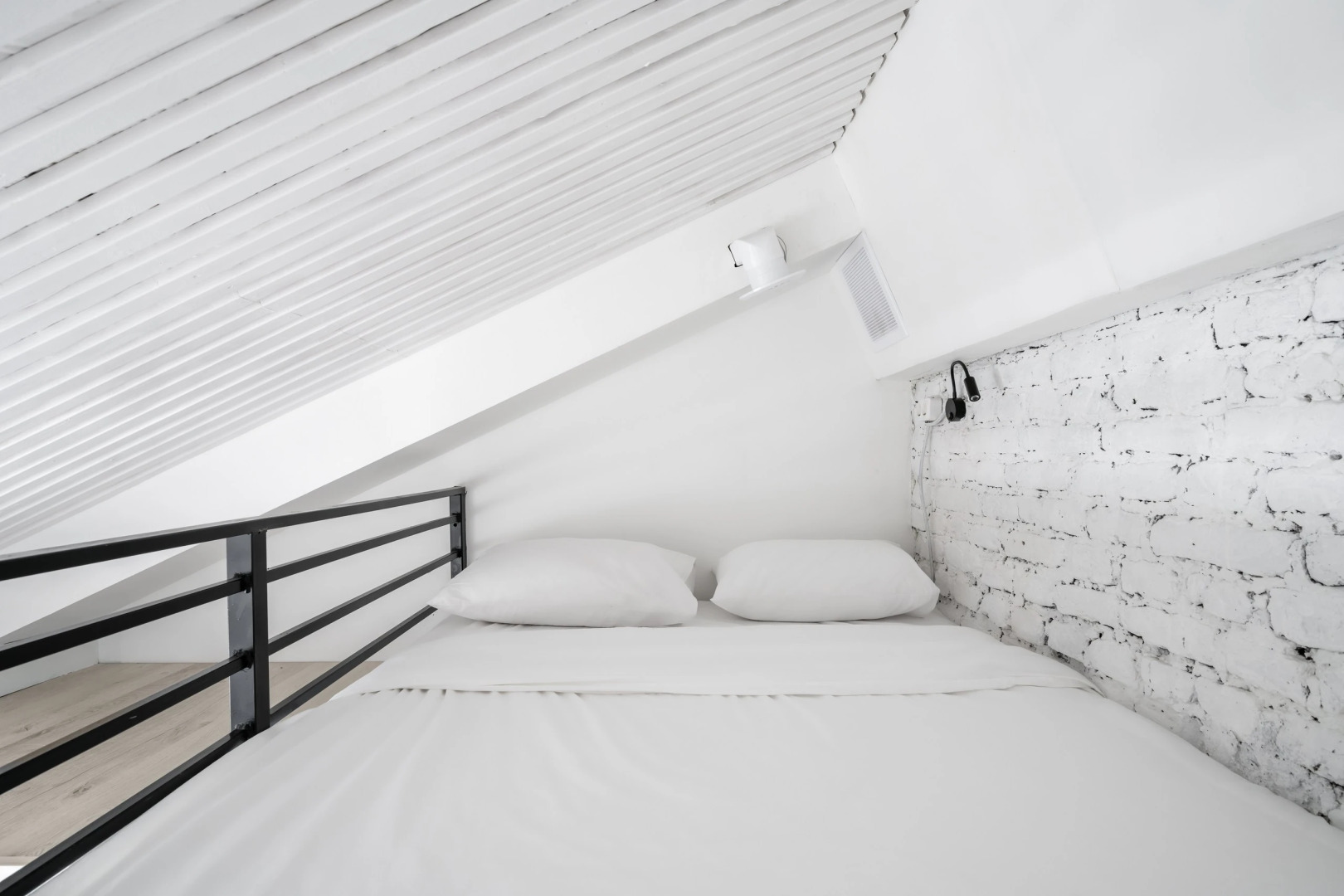 Апартаменты Welcome Home Мансарда на Невском 106