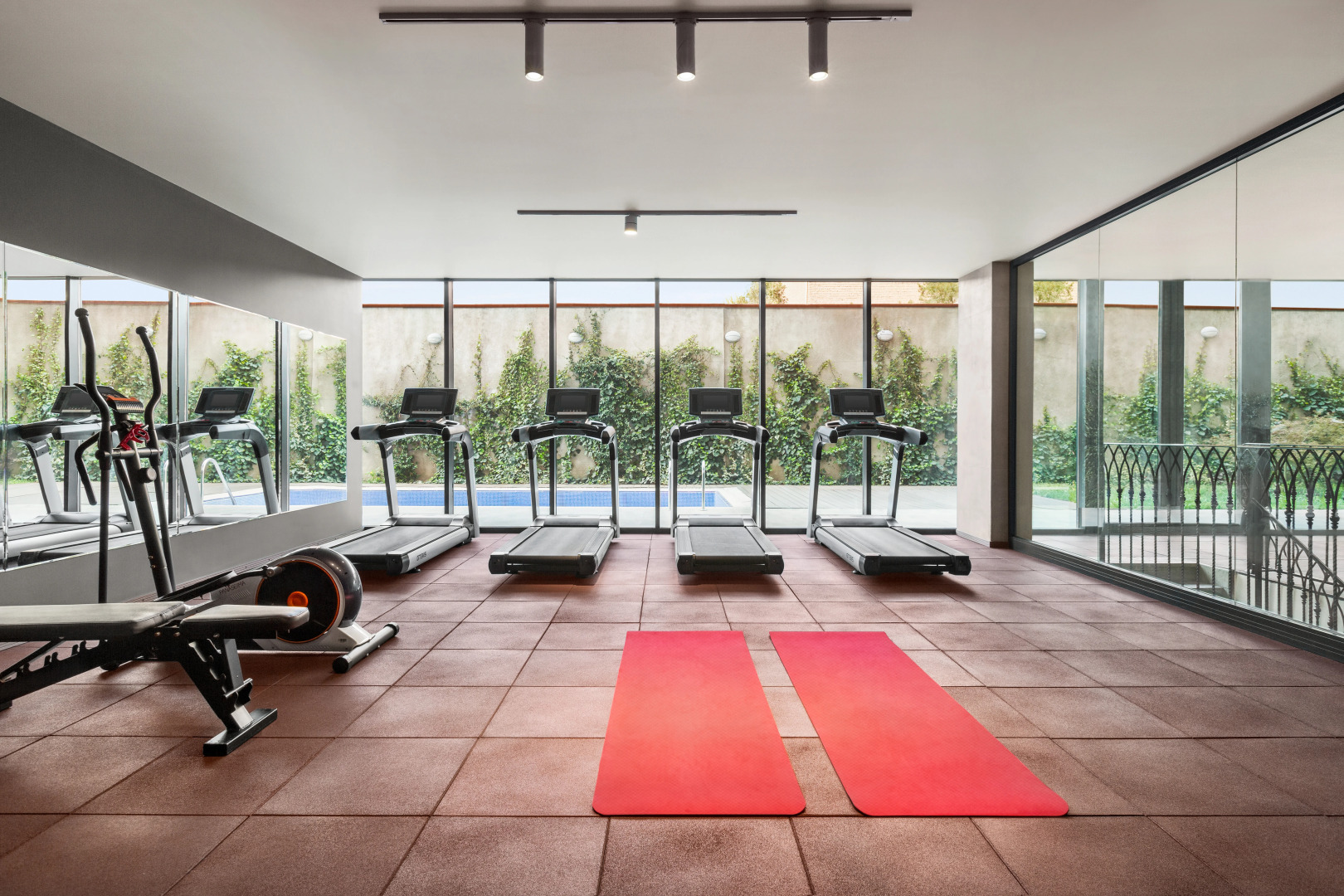 Отель Ramada By Wyndham Tbilisi Old City