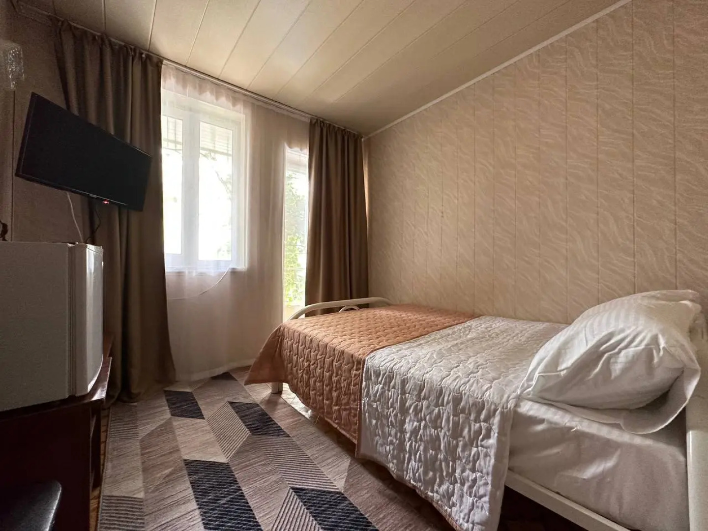 Гостевой дом  Come Inn на Кленовой