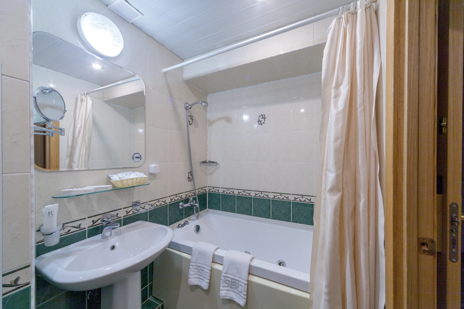 Отель МосУз (Московско-Узбекский гостинично-коммерческий центр)