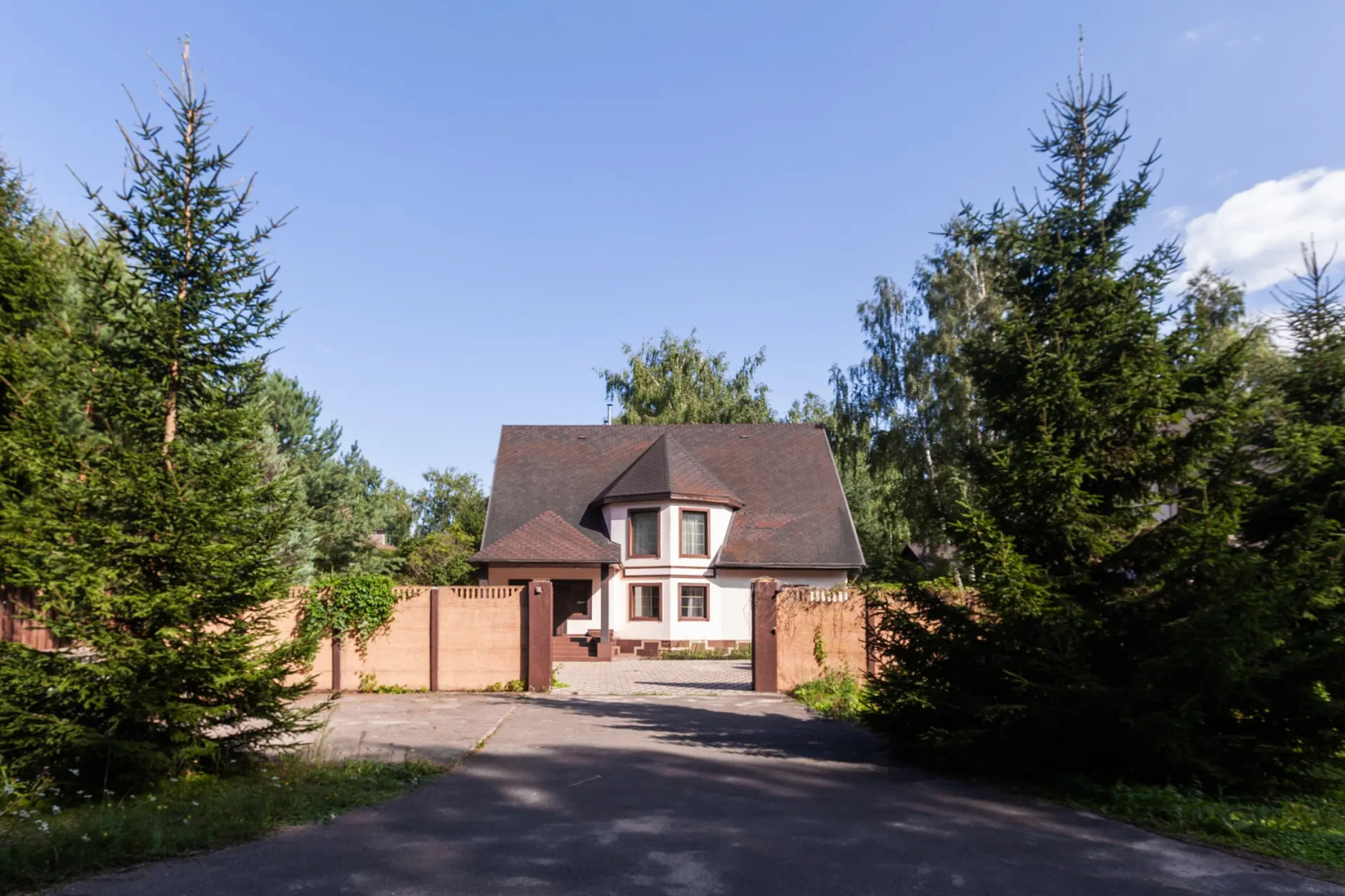 Частный Дом Huse Звезда 2000 с Cобственным Лесом и Чайным домиком