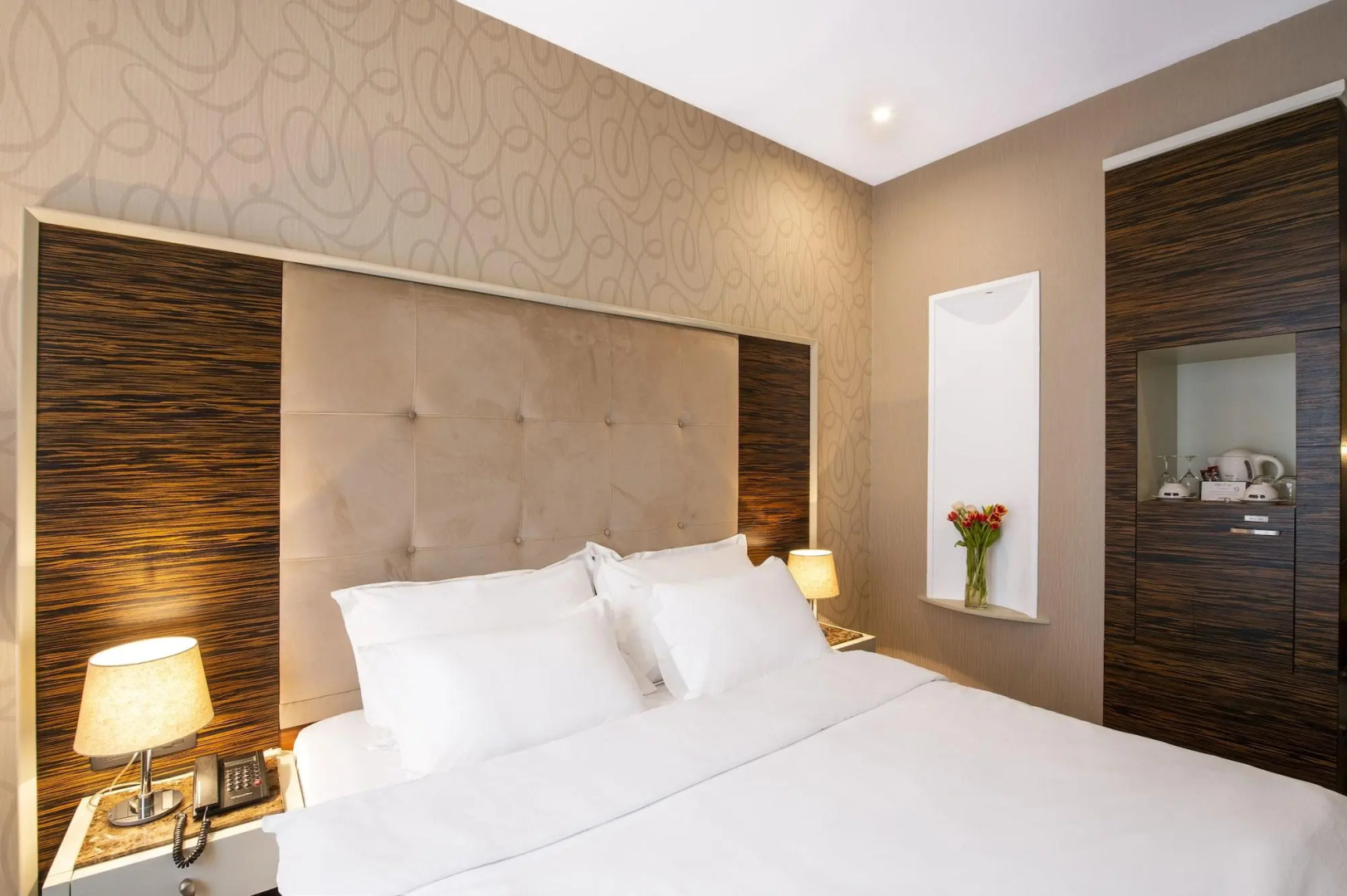 Отель Crystal Hotel Belgrade