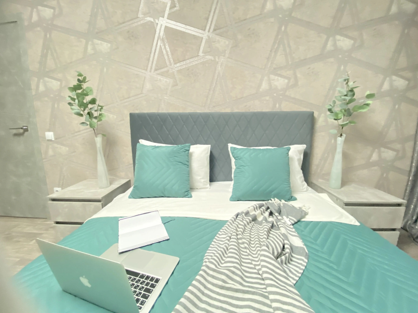 Апартаменты 1-комн Квартира 41кв.м, возле ТЦ Сити Парк ул. Севастопольская д.25 В