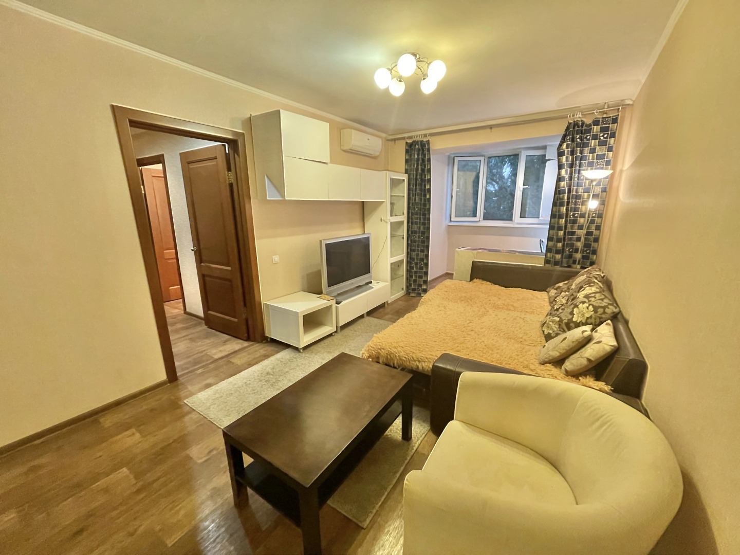 Апартаменты Царев Дом на Челюскинцев 13