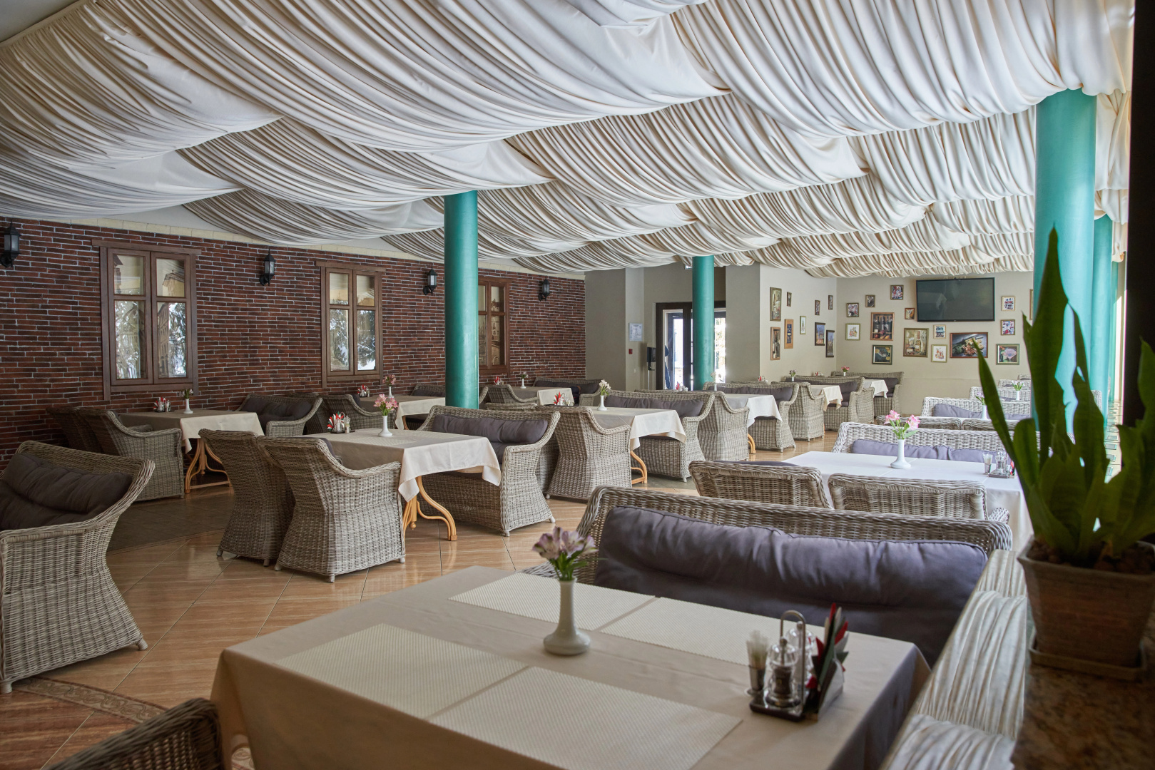 Отель Arthurs Spa Hotel By Mercure