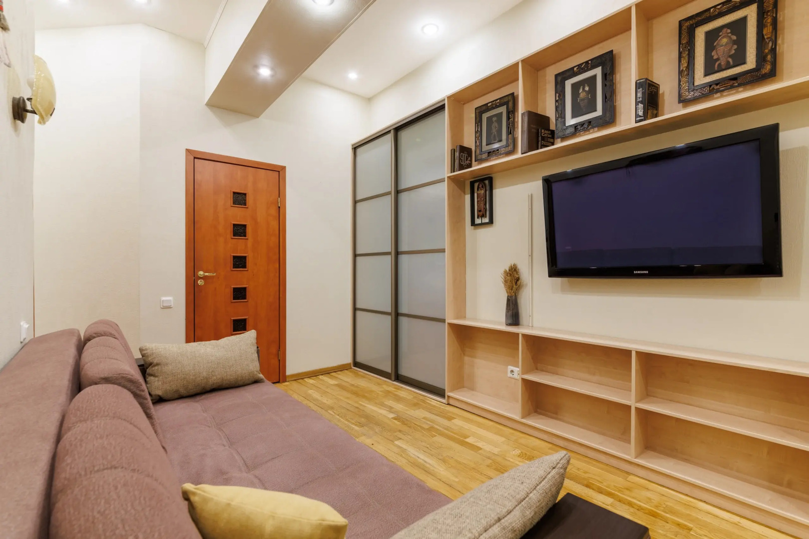 Апартаменты 2 спальни на Большой Московской 9