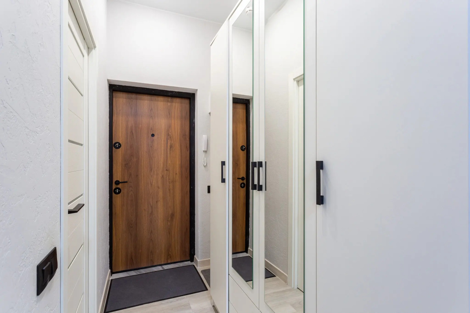 Квартира с Балконом и Видом на Лесопарк Аллея 114