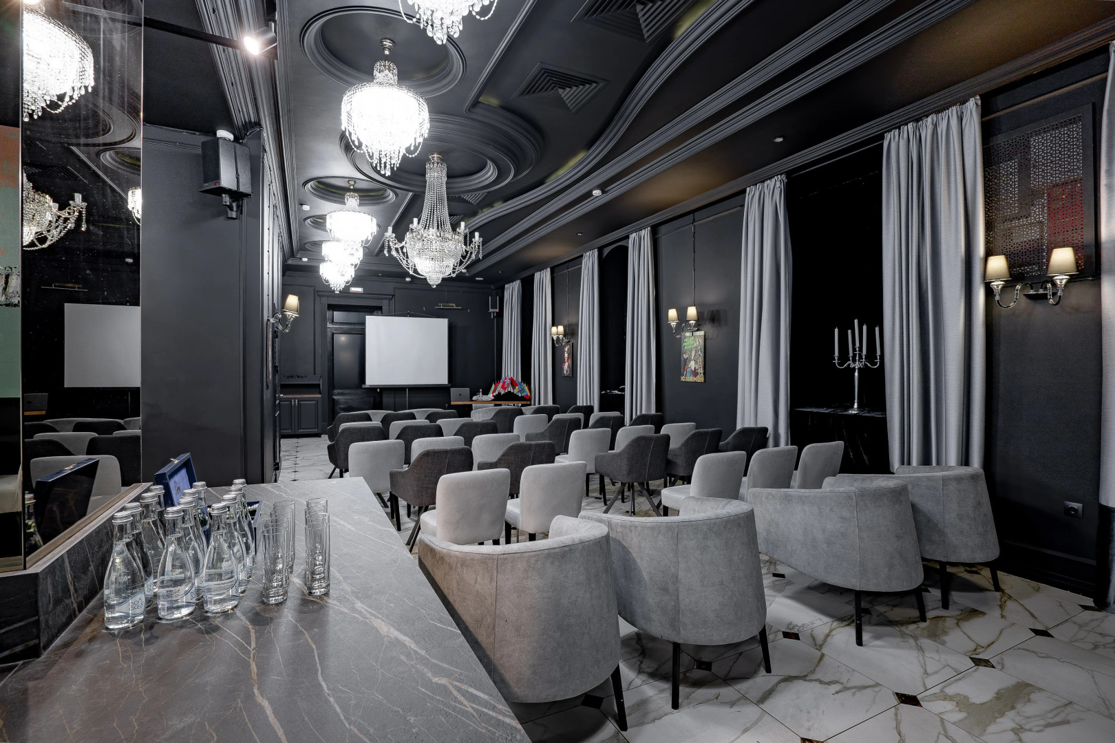 Отель Imperial Palace