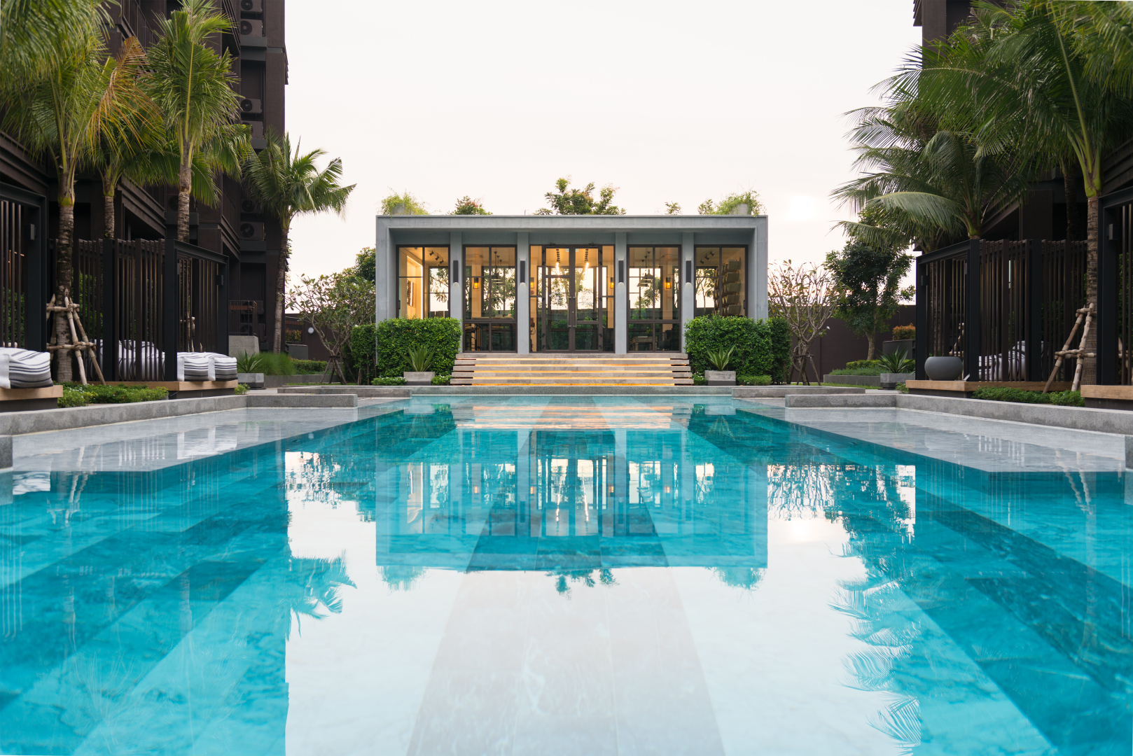 Saturdays Residence by Brown Starling Apart Hotel