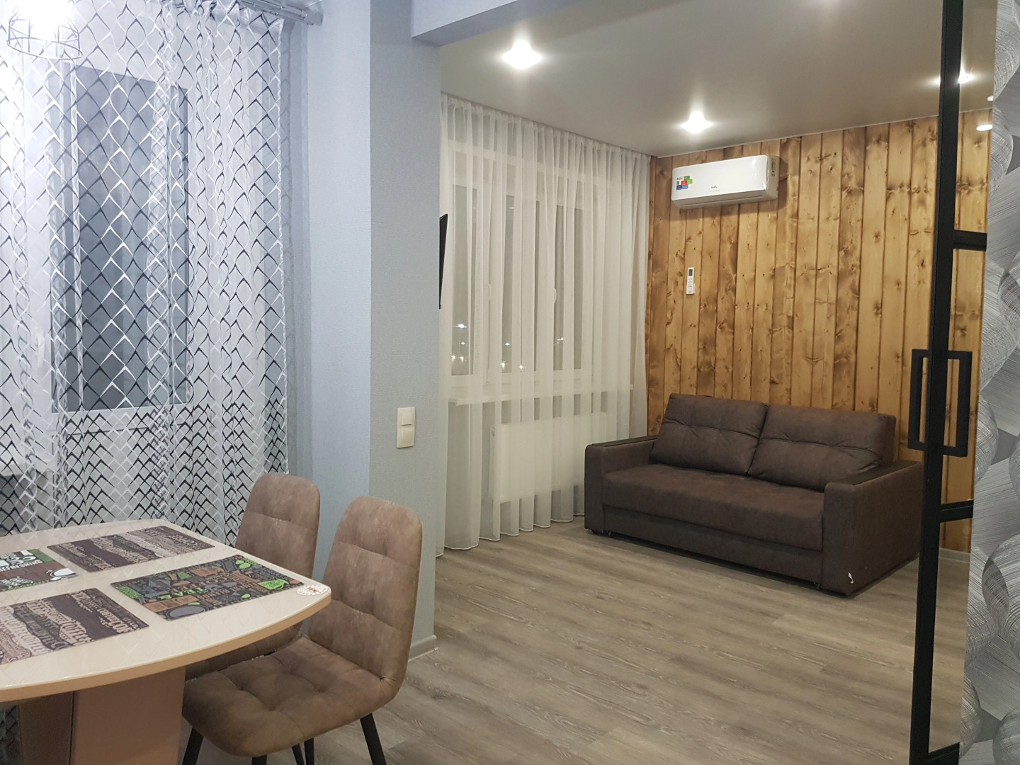 Квартира у Глобуса