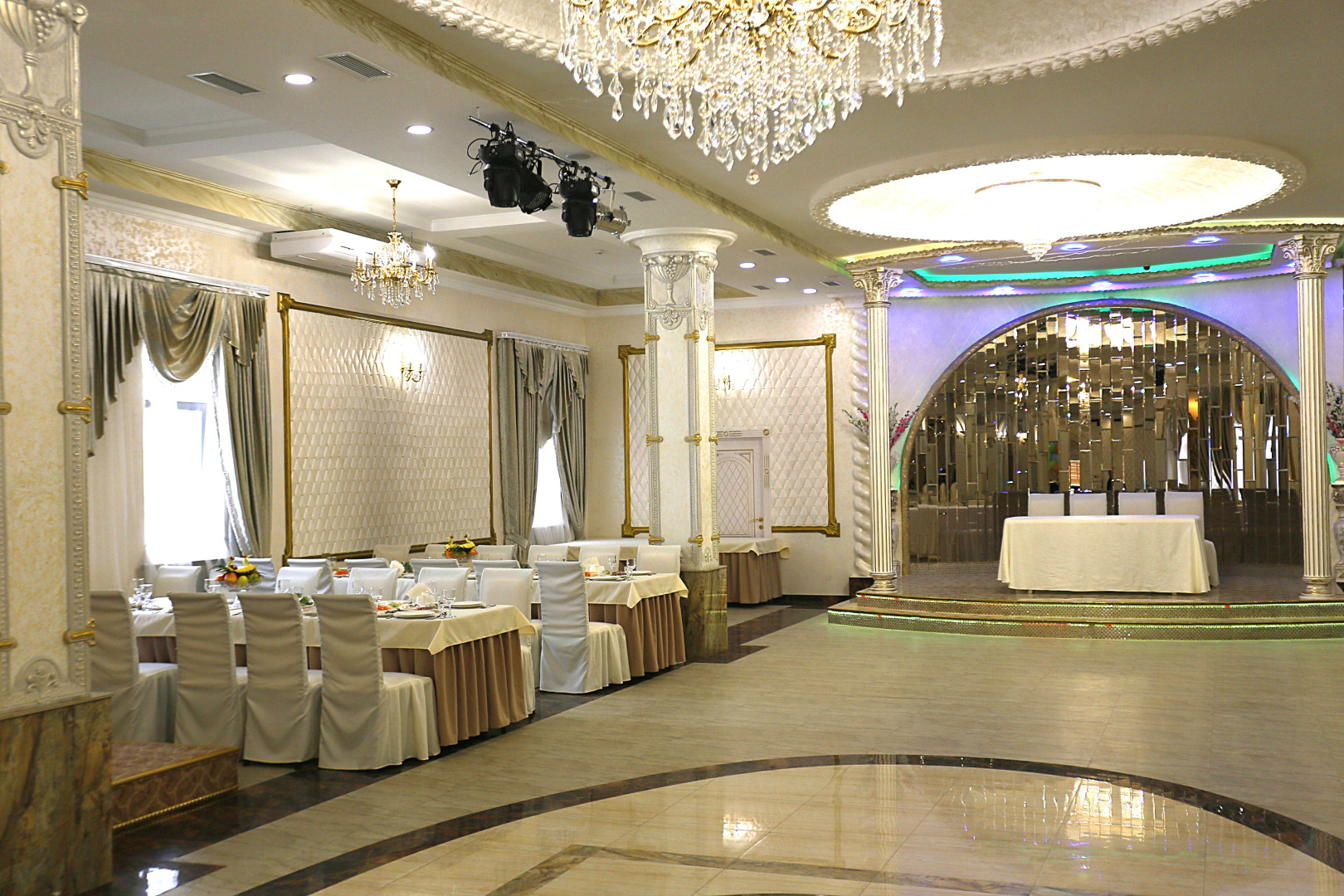 Отель Гранд Лион