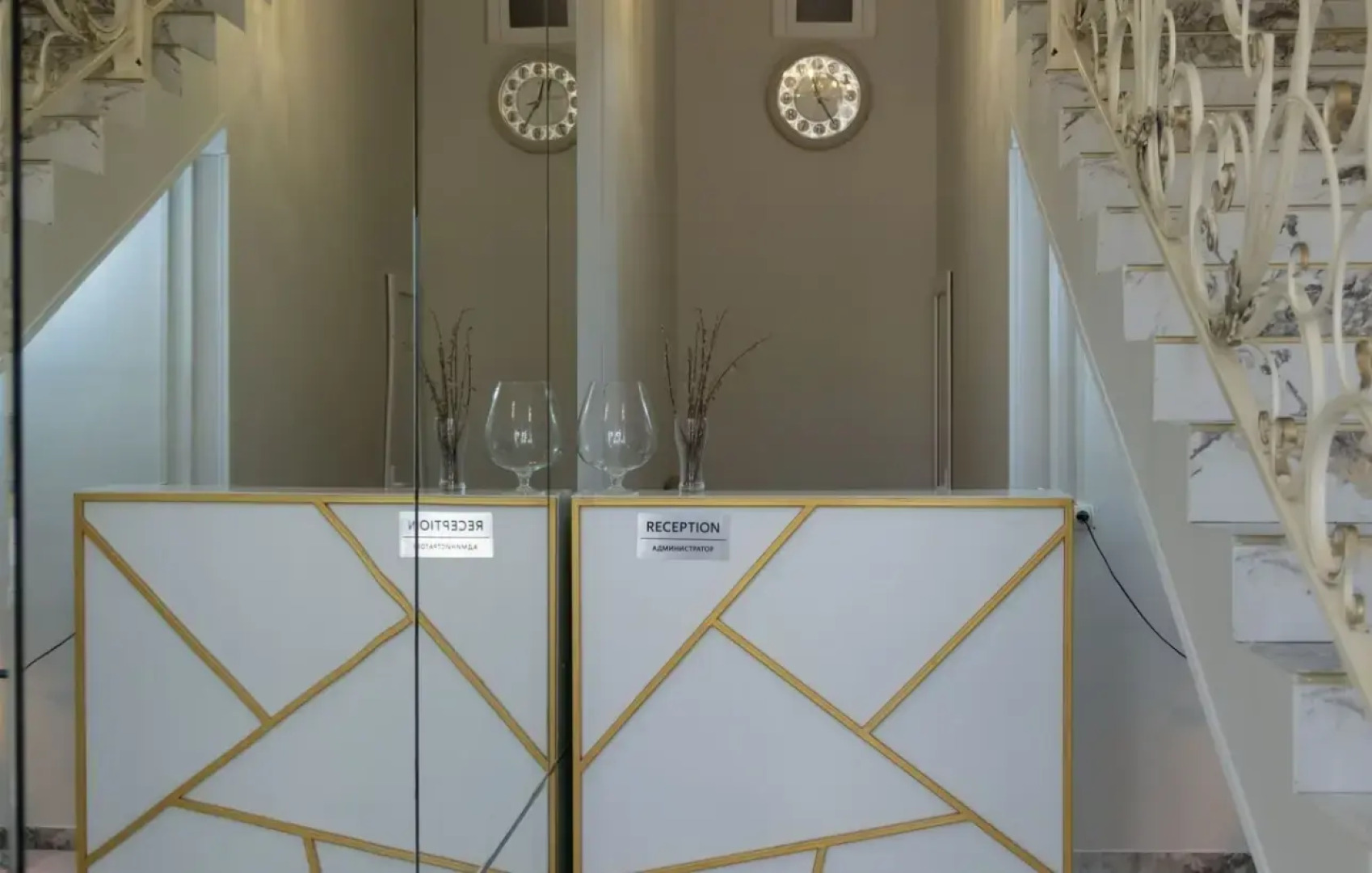 Отель Корона