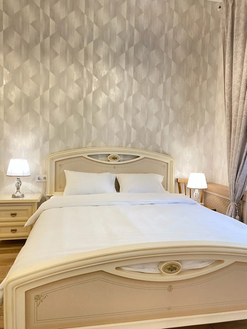 Трехкомантная квартира у летнего сада в Мозаичном дворе