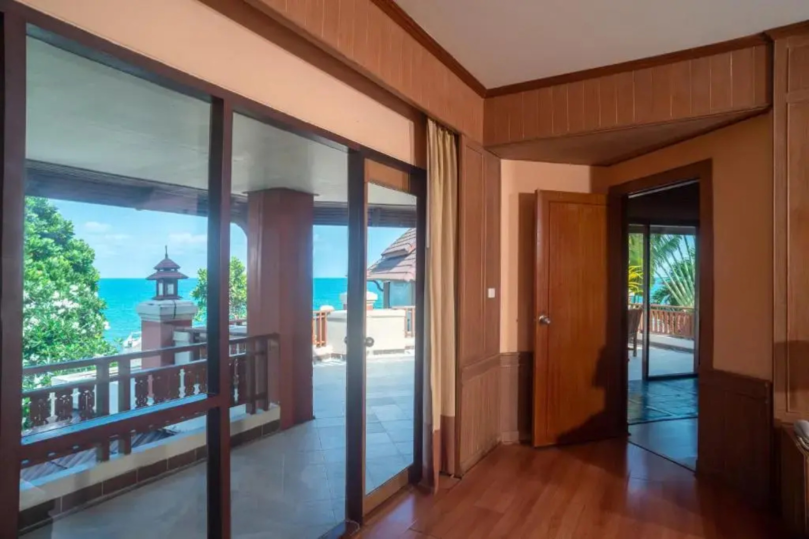 Курортный отель Aloha Resort