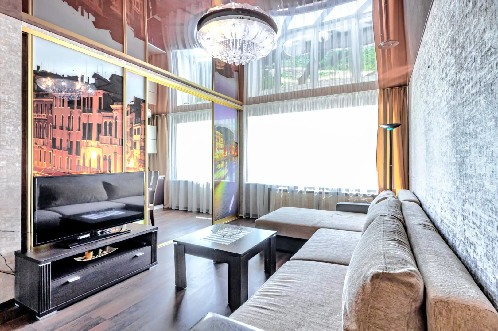 Апартаменты Miracle Flat in the Historical Part of the City