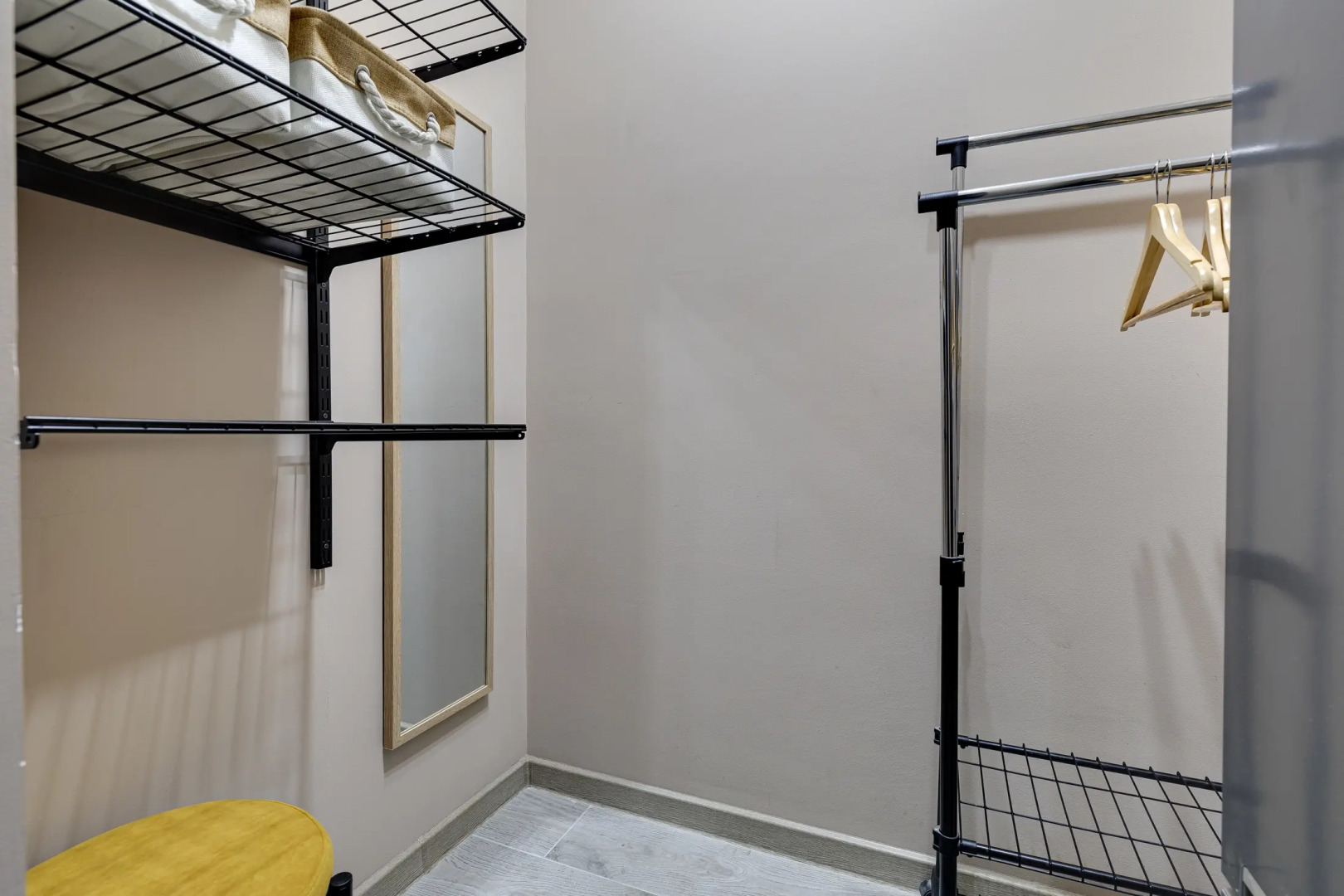 Апартаменты  Happy People рядом с трассой М-4 и в доме с Термы Видное