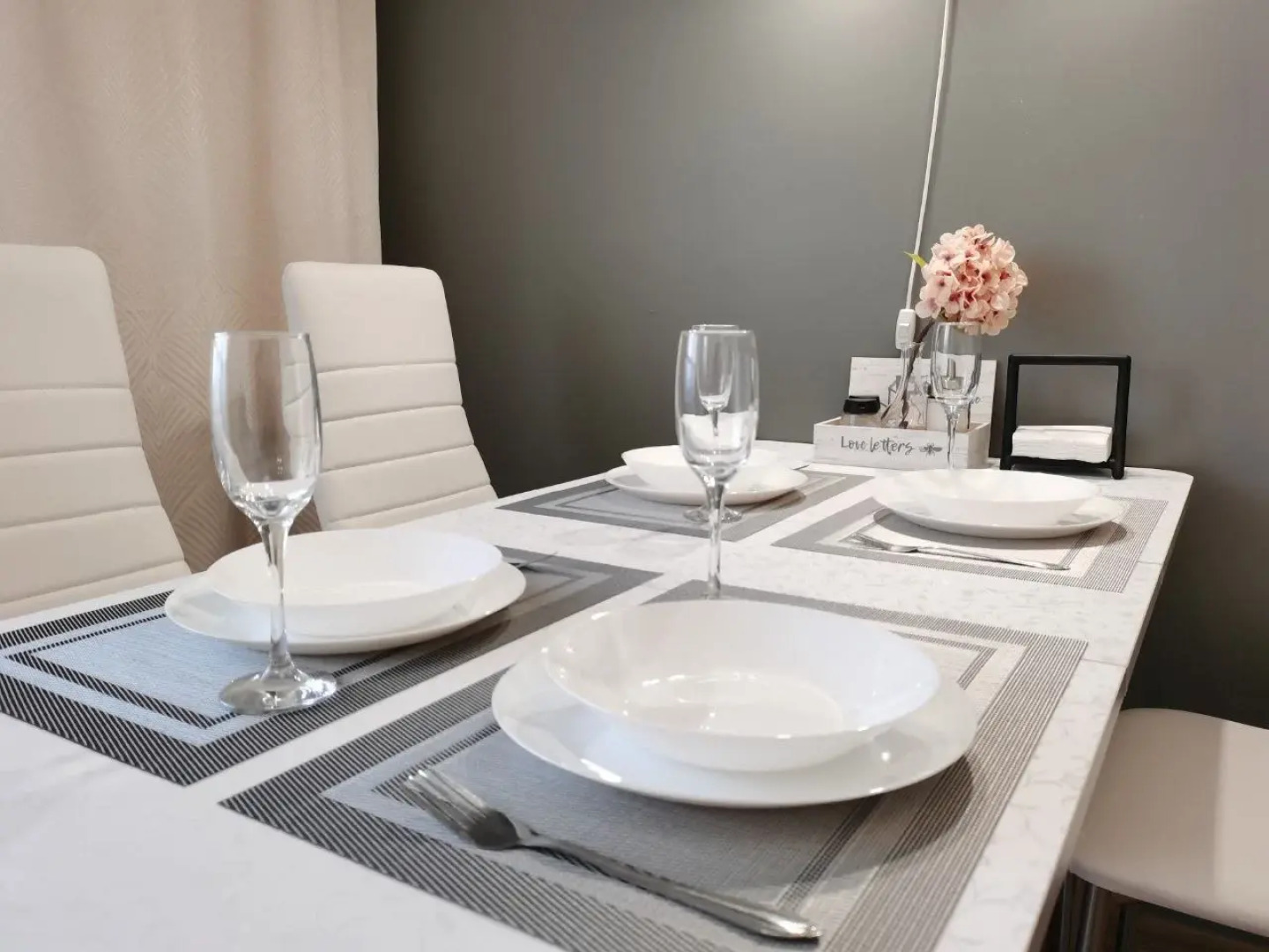 Апартаменты White Lodging на Академика Каргина