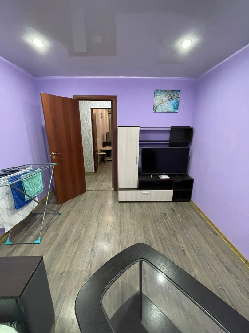 Апартаменты 2-х комнатная на 50 лет Октября 9