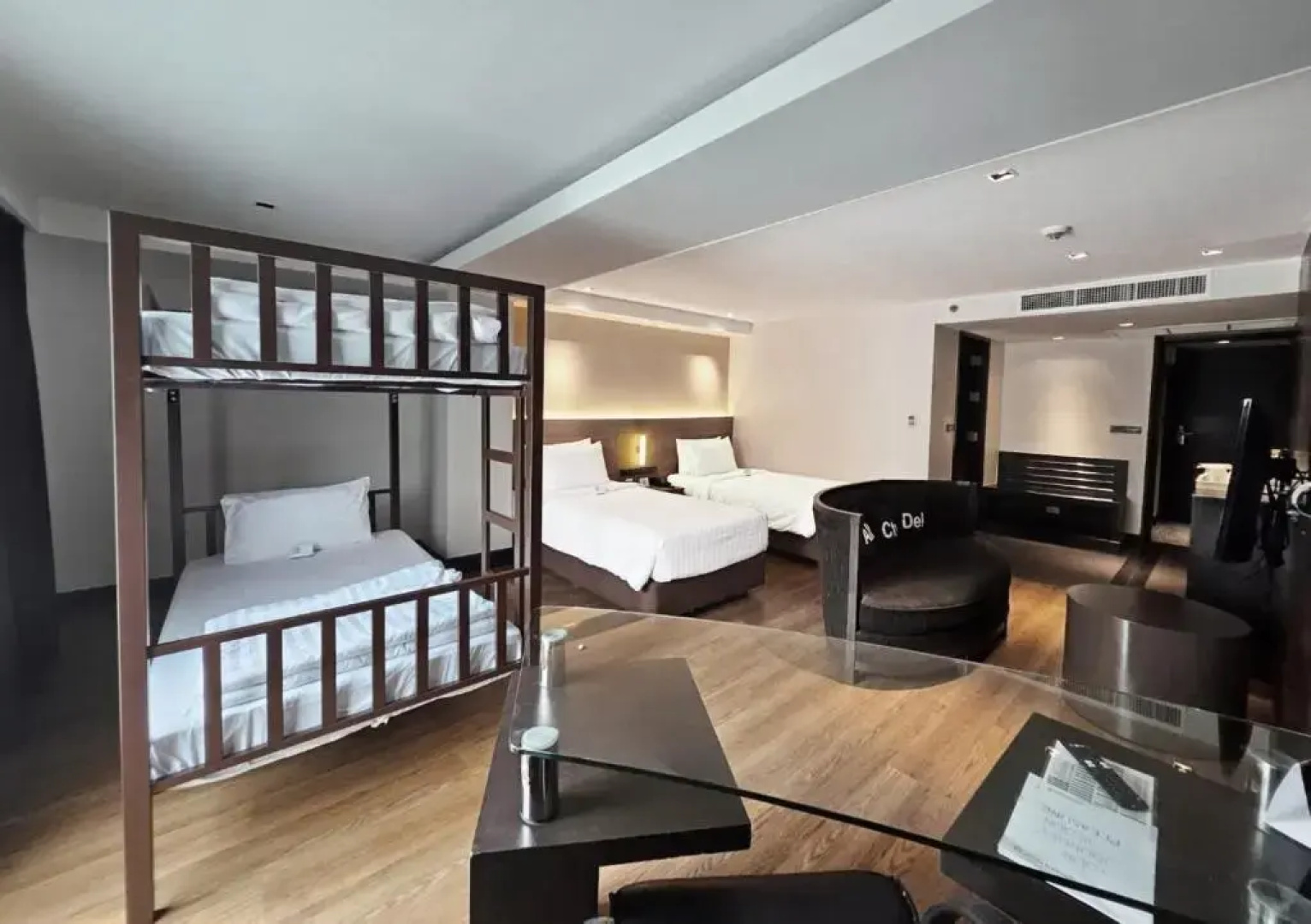 Отель Golden Tulip Mandison Suites