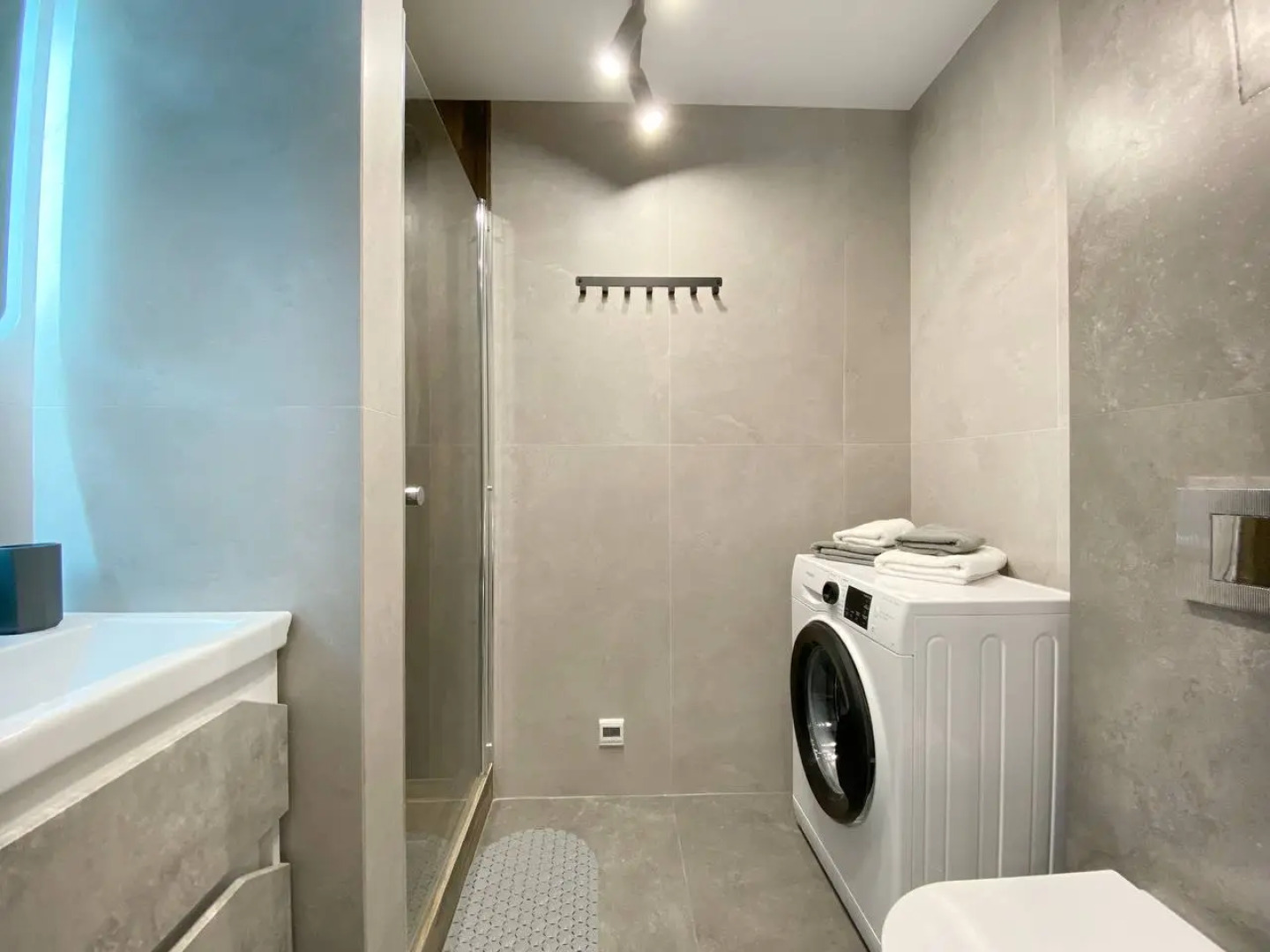 Квартира Стильная Двухкомнатная с Видом на Море во Владивостоке