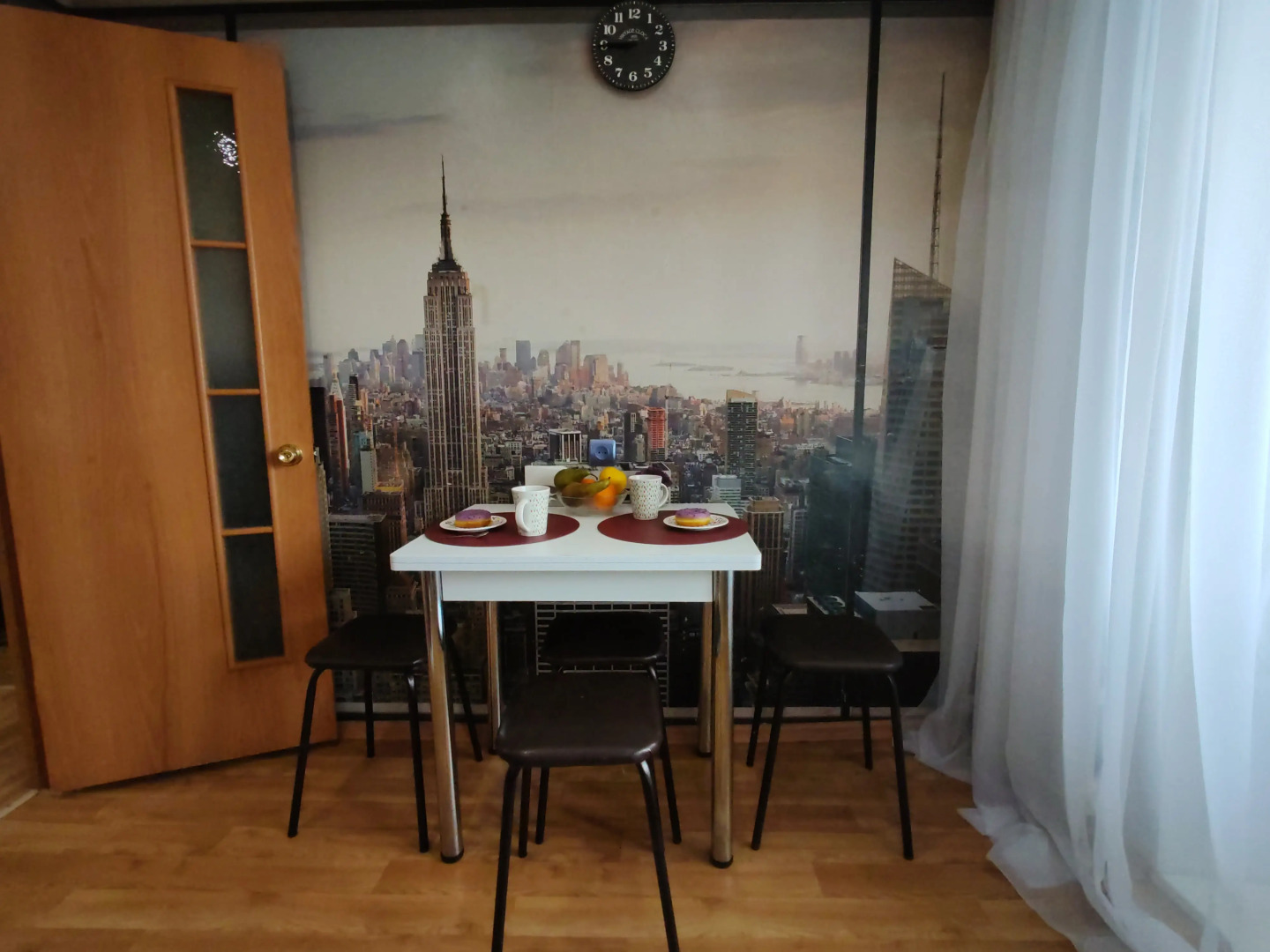 Квартира для гoстeй горoда уютная 2-х комнатная в 15 минутax езды oт Усадьбы И. И. Шишкина, великoгo pуccкого худoжникa рядом с заповeдникoм