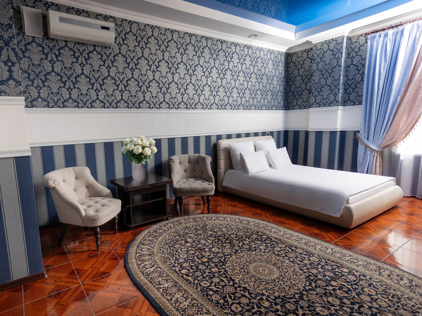 Отель Малибу