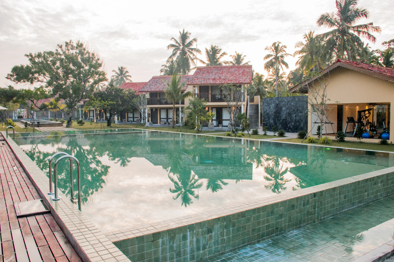 Отель The Villas Wadduwa