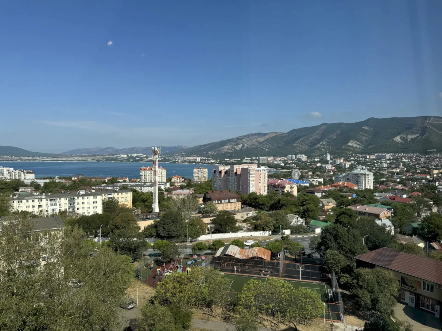 Квартира 478 2-к с видом на море и горы - 15 мин до пляжа