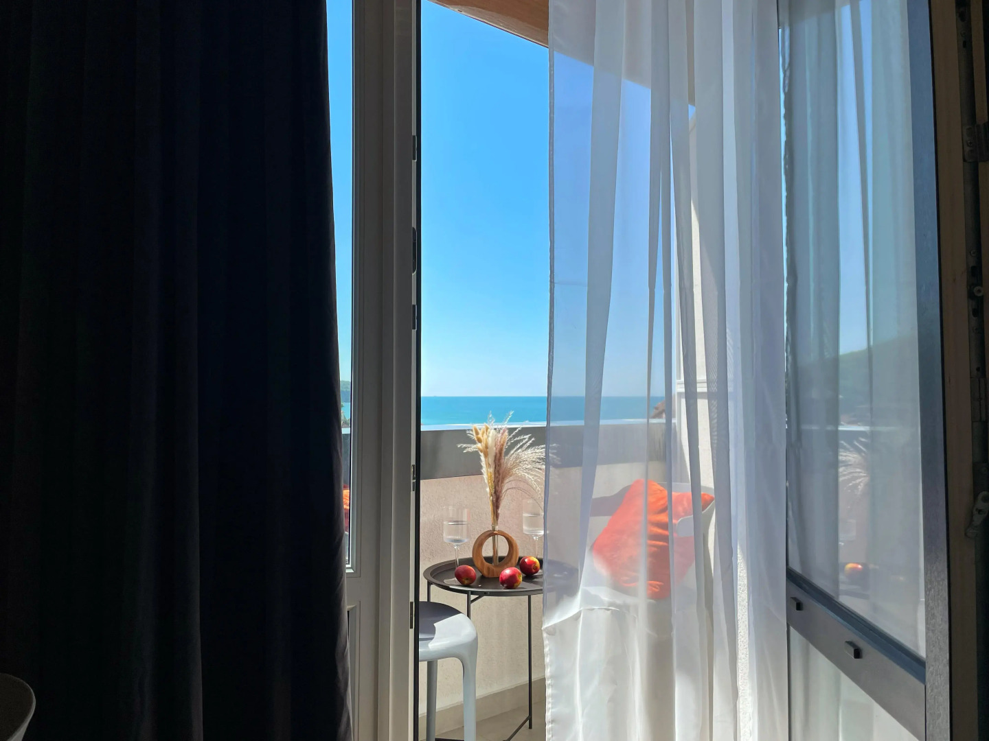 Апартаменты в Стиле Бохо с Видом на Море и Горы